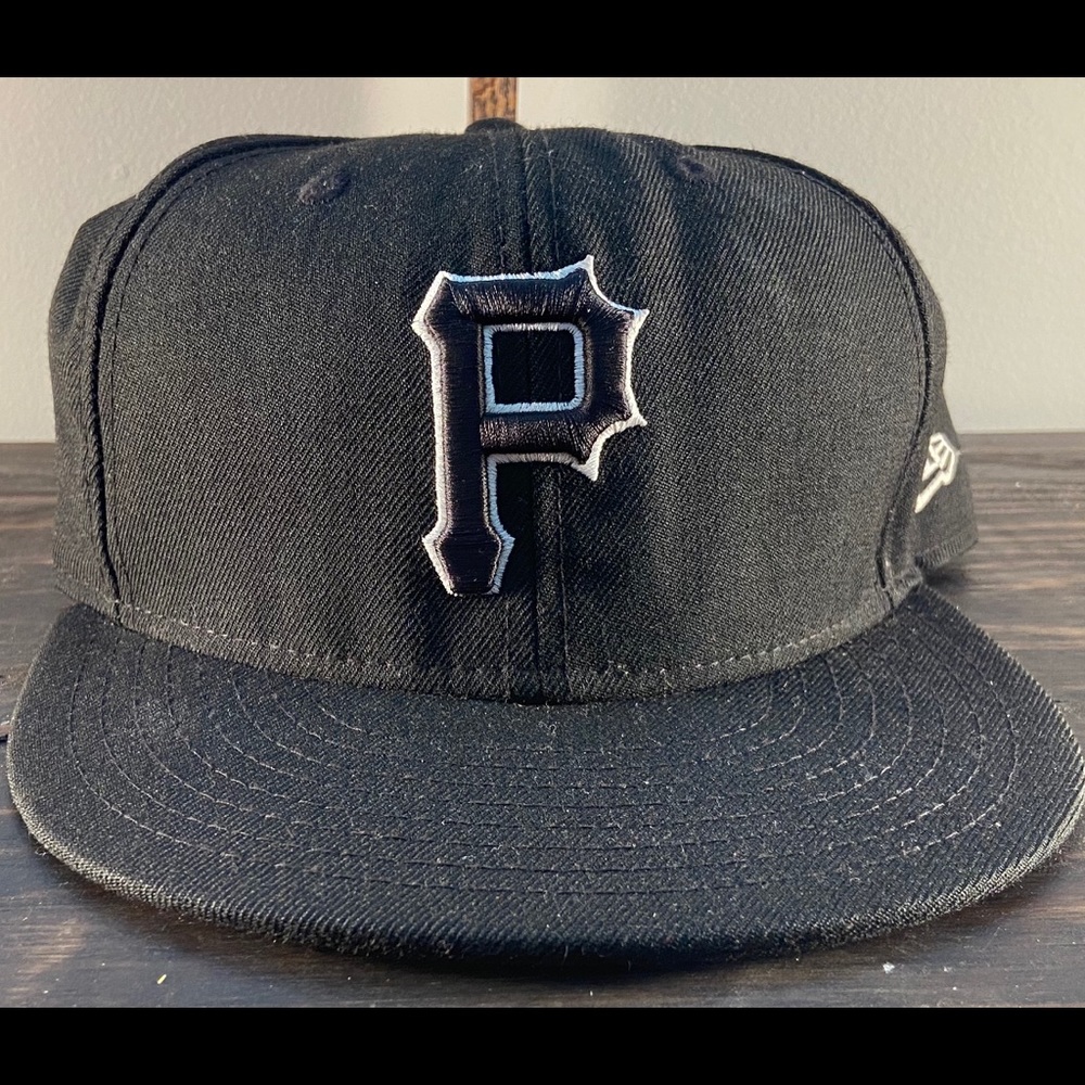 Pittsburgh Pirates Black/White Fitted Cap 7 1/8”